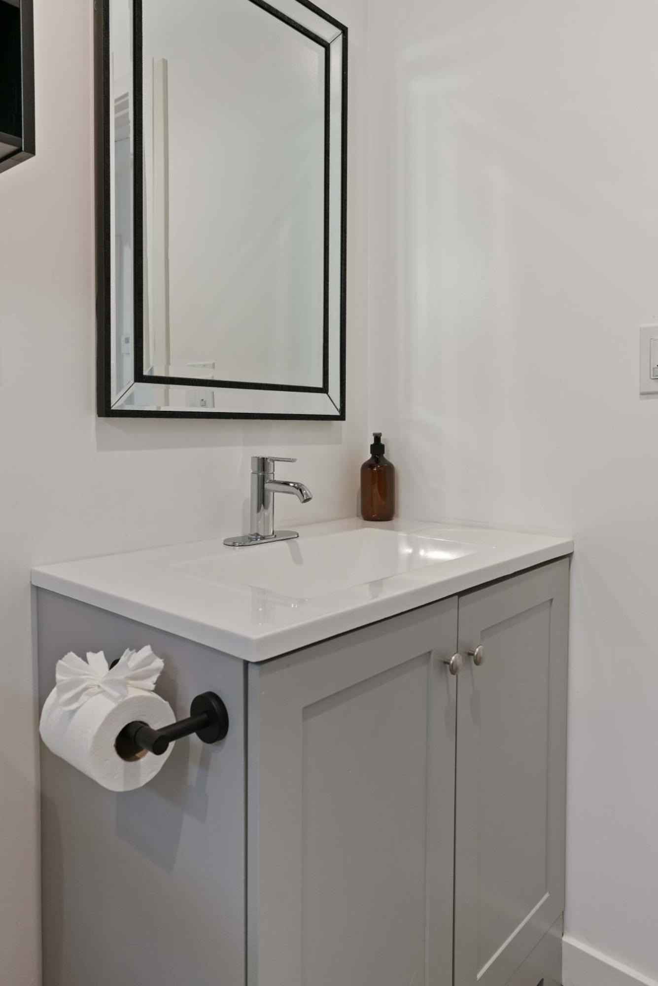 New Listing Midcity By Colby & Conrad Los Angeles